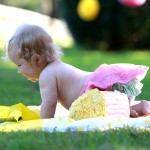 Sweet art baby with cake